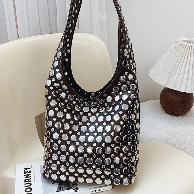 New high-end Leather Rivet Bucket Bag Fashion